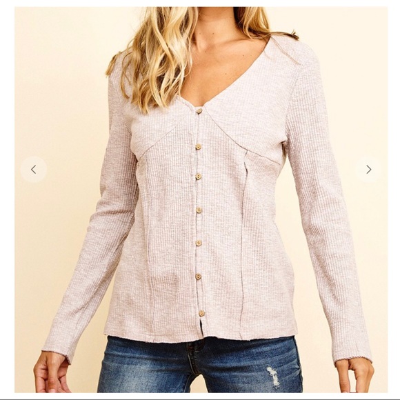 Fall Must Perfect Front loop button ribbed top - Picture 6 of 6